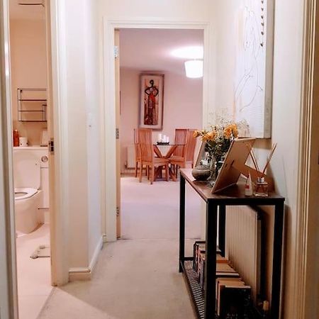 Central Spacious And Secure With A Double Bed إدجوير المظهر الخارجي الصورة
